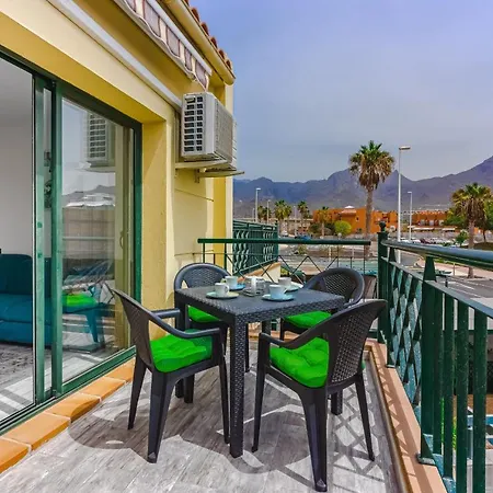 Appartamento Cozy In El Duque By Altamarhomes