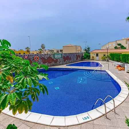 Appartamento Cozy In El Duque By Altamarhomes